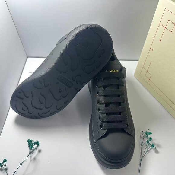 Alexander McQueen Black Men's Sneakers - Picture 6 of 6